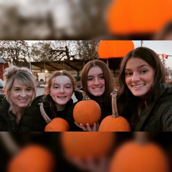 Meet your Posher, Becky - Picture 1 of 1